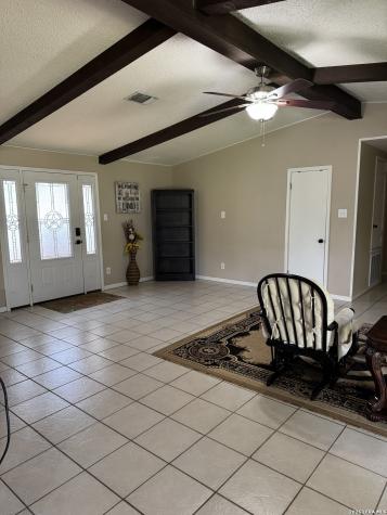 6006 Yucca Trail Beeville TX 78102