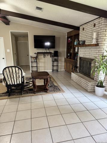 6006 Yucca Trail Beeville TX 78102
