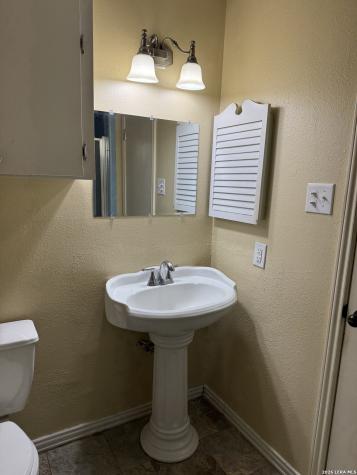 6006 Yucca Trail Beeville TX 78102