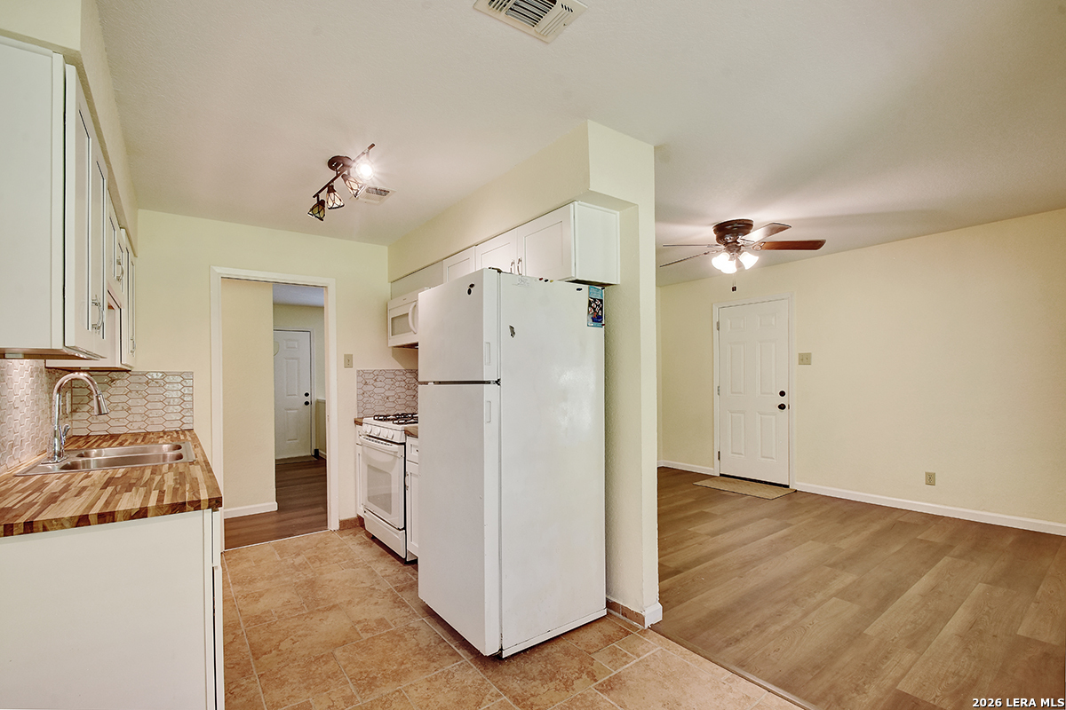 111 Shadow Valley Drive San Antonio TX 78227