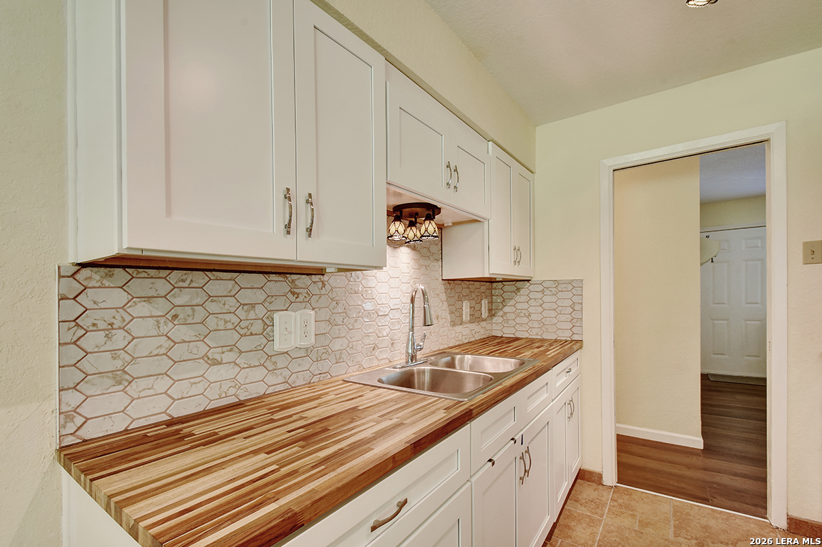 111 Shadow Valley Drive San Antonio TX 78227
