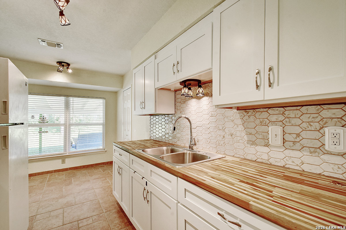 111 Shadow Valley Drive San Antonio TX 78227