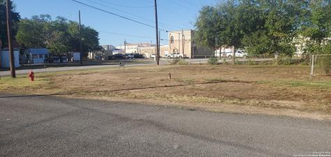 1002 17th Hondo TX 78861