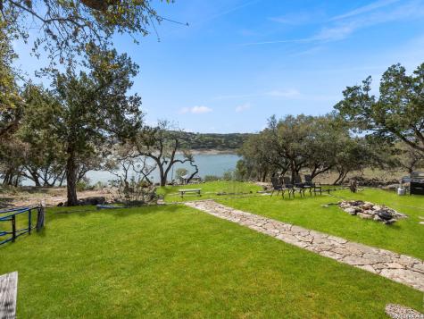 528 Rimrock Pass Canyon Lake TX 78133