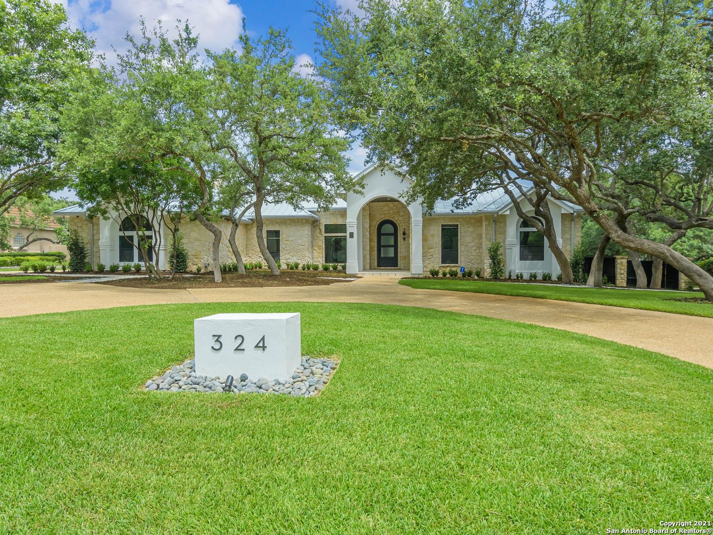 324 Box Oak Shavano Park TX 78230