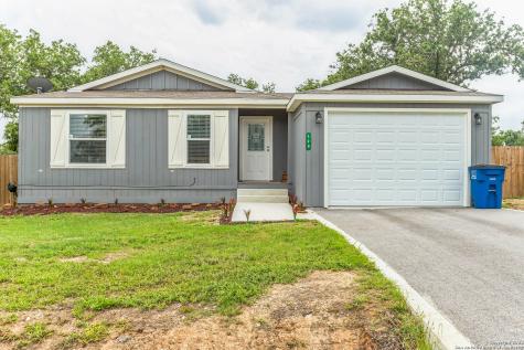 129 Cordell Oaks Boulevard Seguin TX 78155