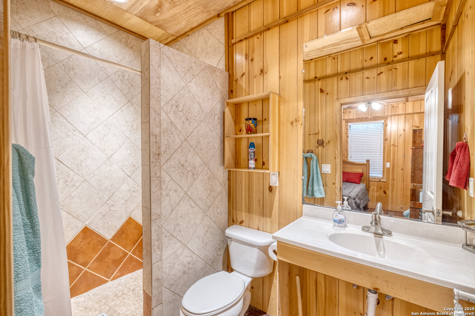 387 Madrone Loop Concan TX 78838