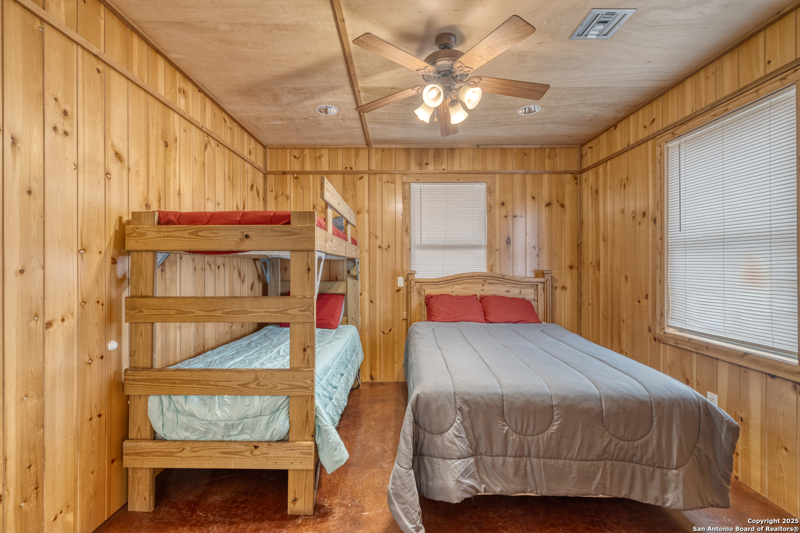387 Madrone Loop Concan TX 78838
