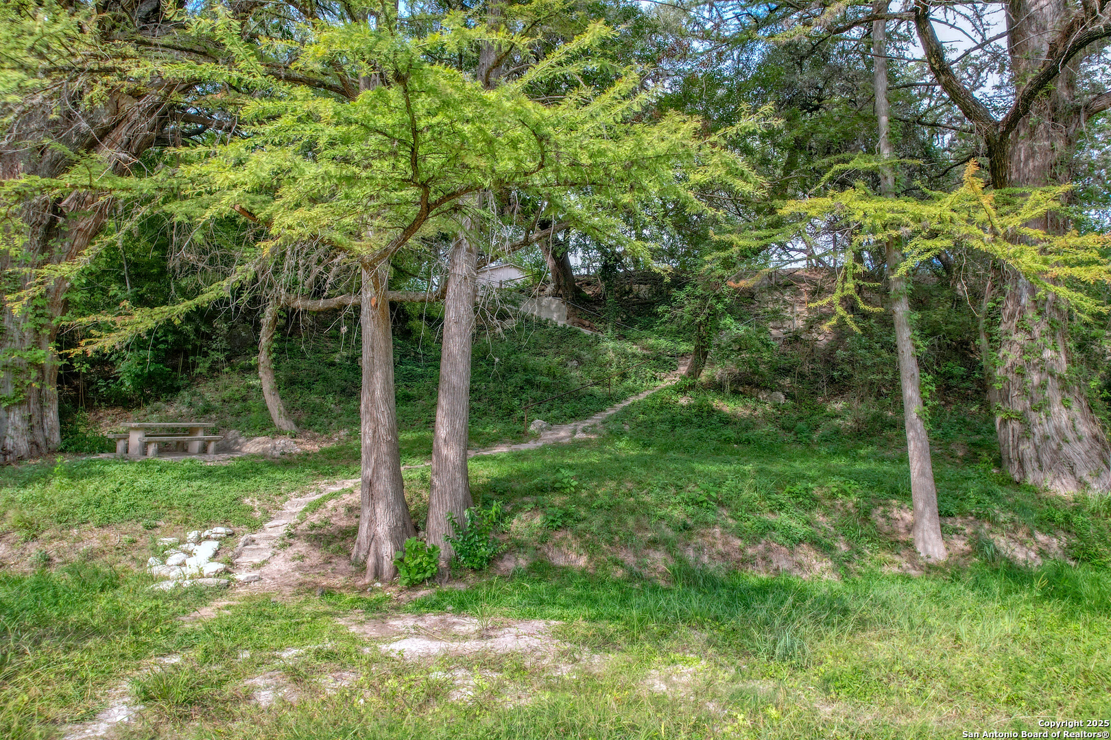 387 Madrone Loop Concan TX 78838