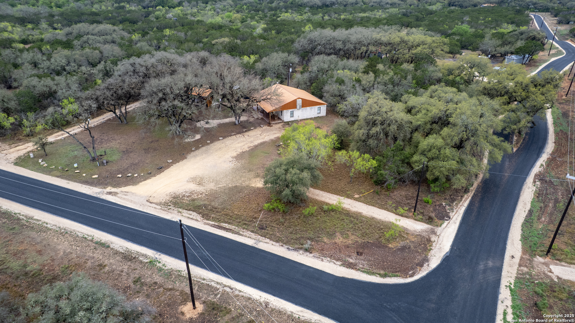 387 Madrone Loop Concan TX 78838