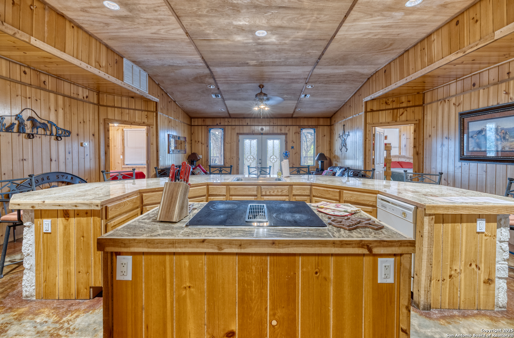 387 Madrone Loop Concan TX 78838