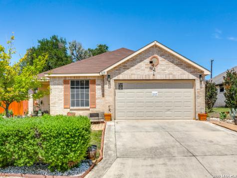 818 Creek Pebble San Antonio TX 78253