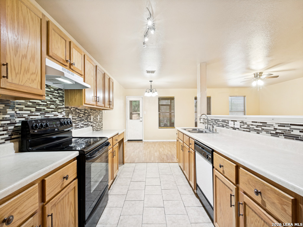 818 Creek Pebble San Antonio TX 78253