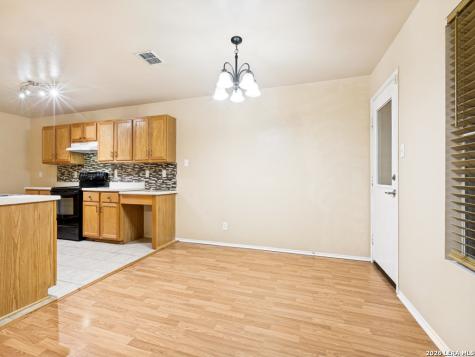 818 Creek Pebble San Antonio TX 78253