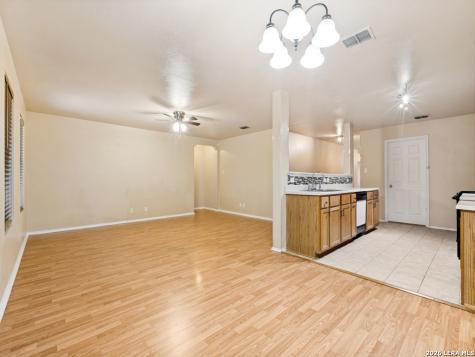 818 Creek Pebble San Antonio TX 78253