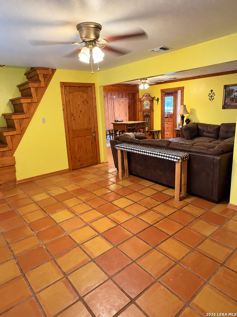 332 Margo Drive Pearsall TX 78061