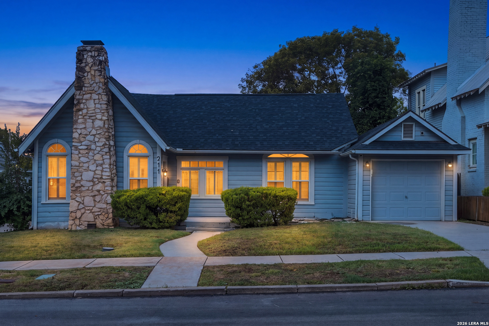 211 W Norwood Court San Antonio TX 78212