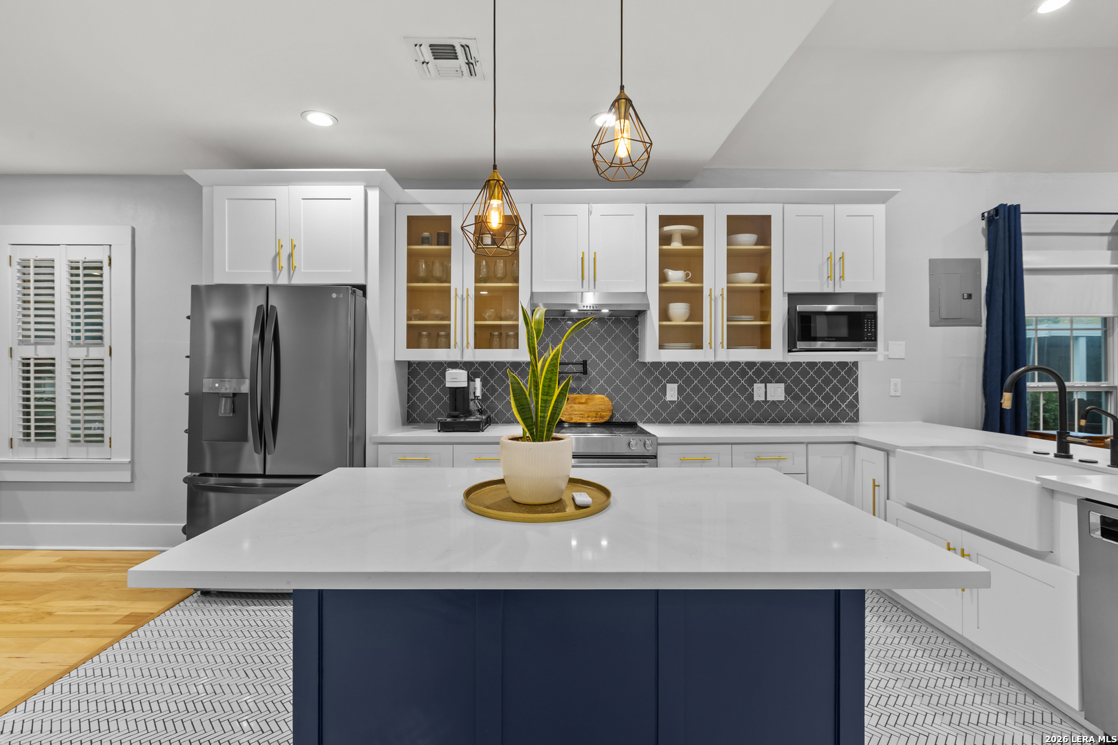 211 W Norwood Court San Antonio TX 78212