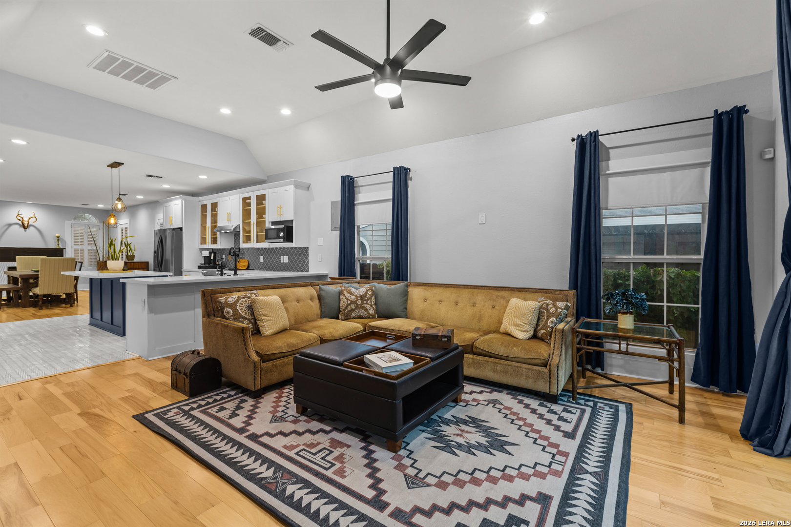 211 W Norwood Court San Antonio TX 78212