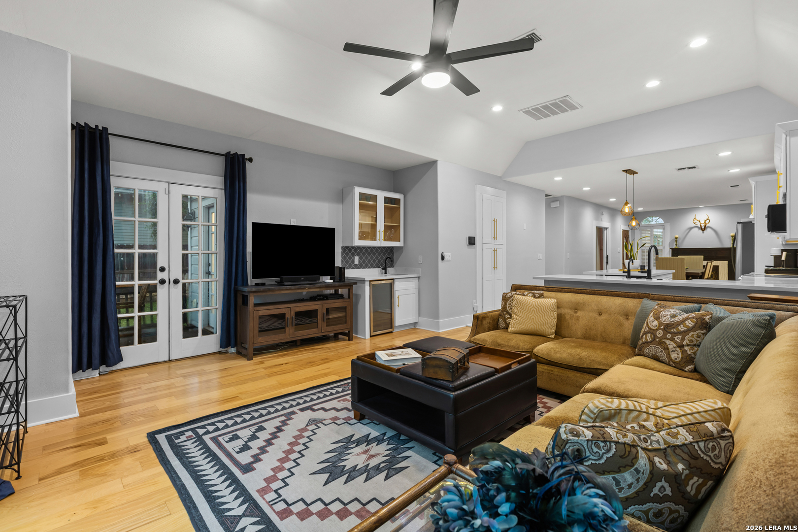 211 W Norwood Court San Antonio TX 78212