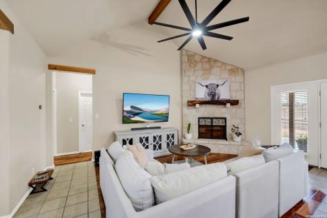 445 Spanish Grant Bandera TX 78003