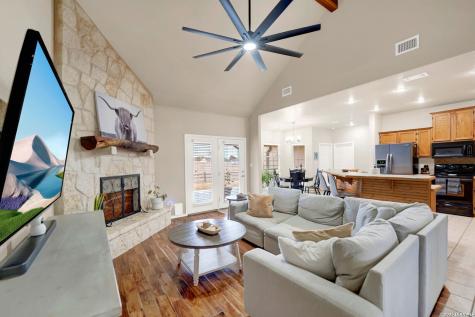 445 Spanish Grant Bandera TX 78003