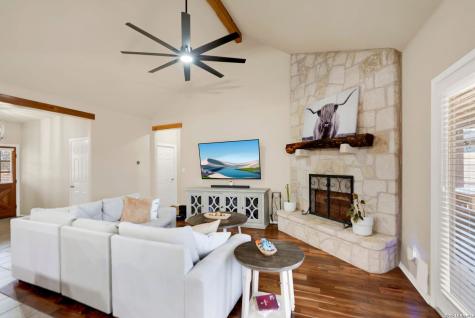 445 Spanish Grant Bandera TX 78003