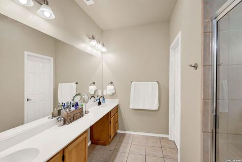 445 Spanish Grant Bandera TX 78003
