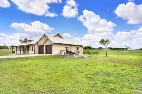 445 Spanish Grant Bandera TX 78003
