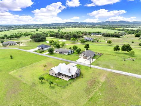 445 Spanish Grant Bandera TX 78003