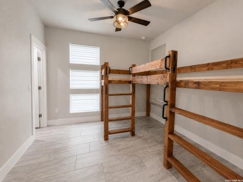 7814 Woodcliff Boulevard Selma TX 78154