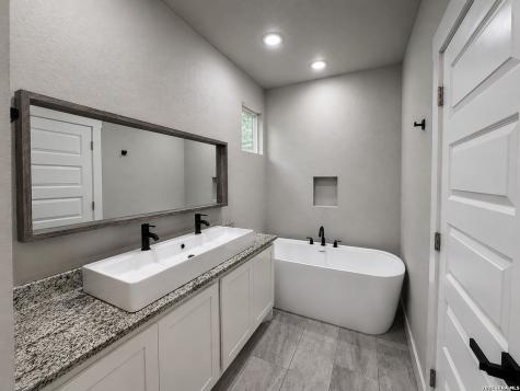 7814 Woodcliff Boulevard Selma TX 78154