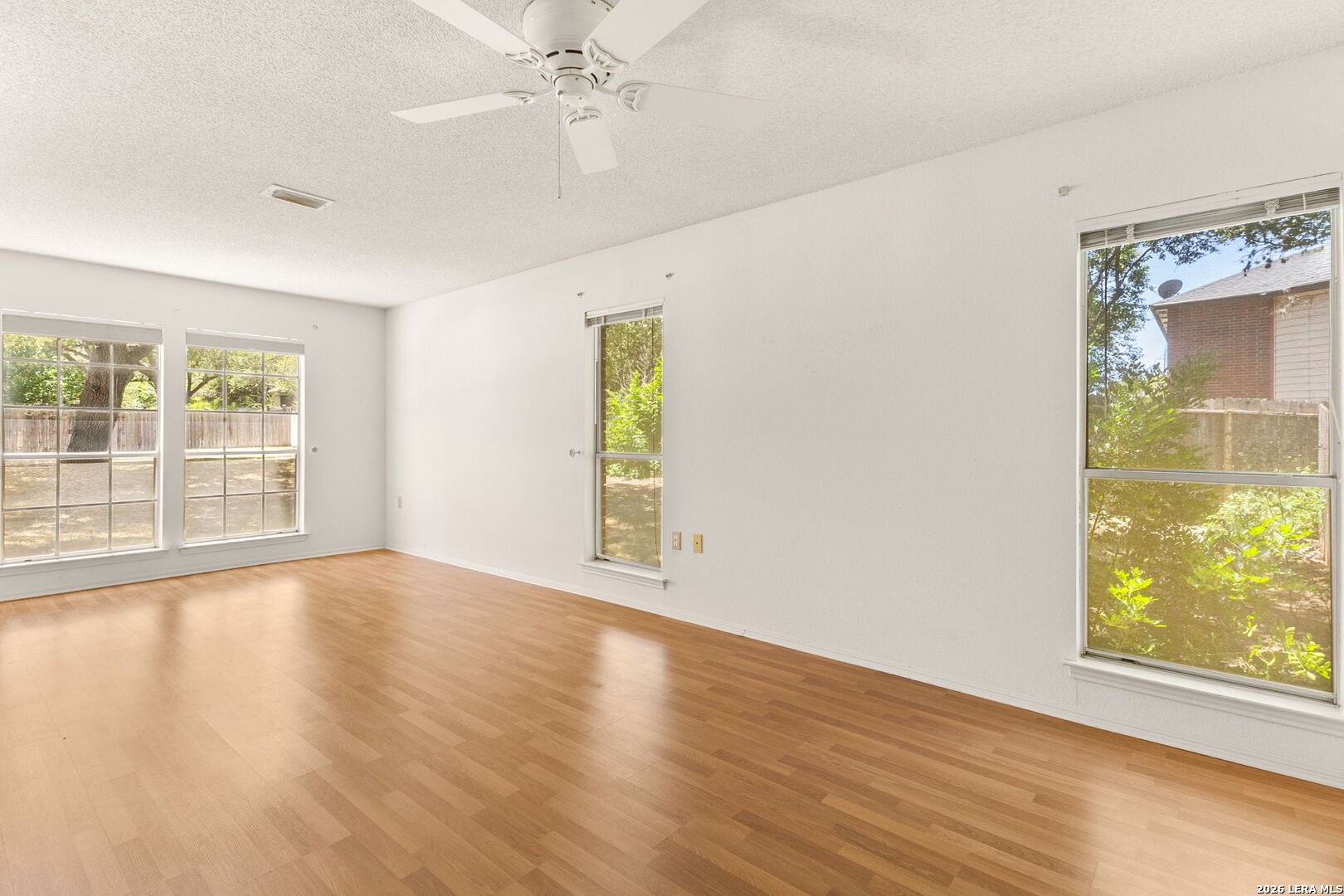 8603 Collingwood Universal City TX 78148