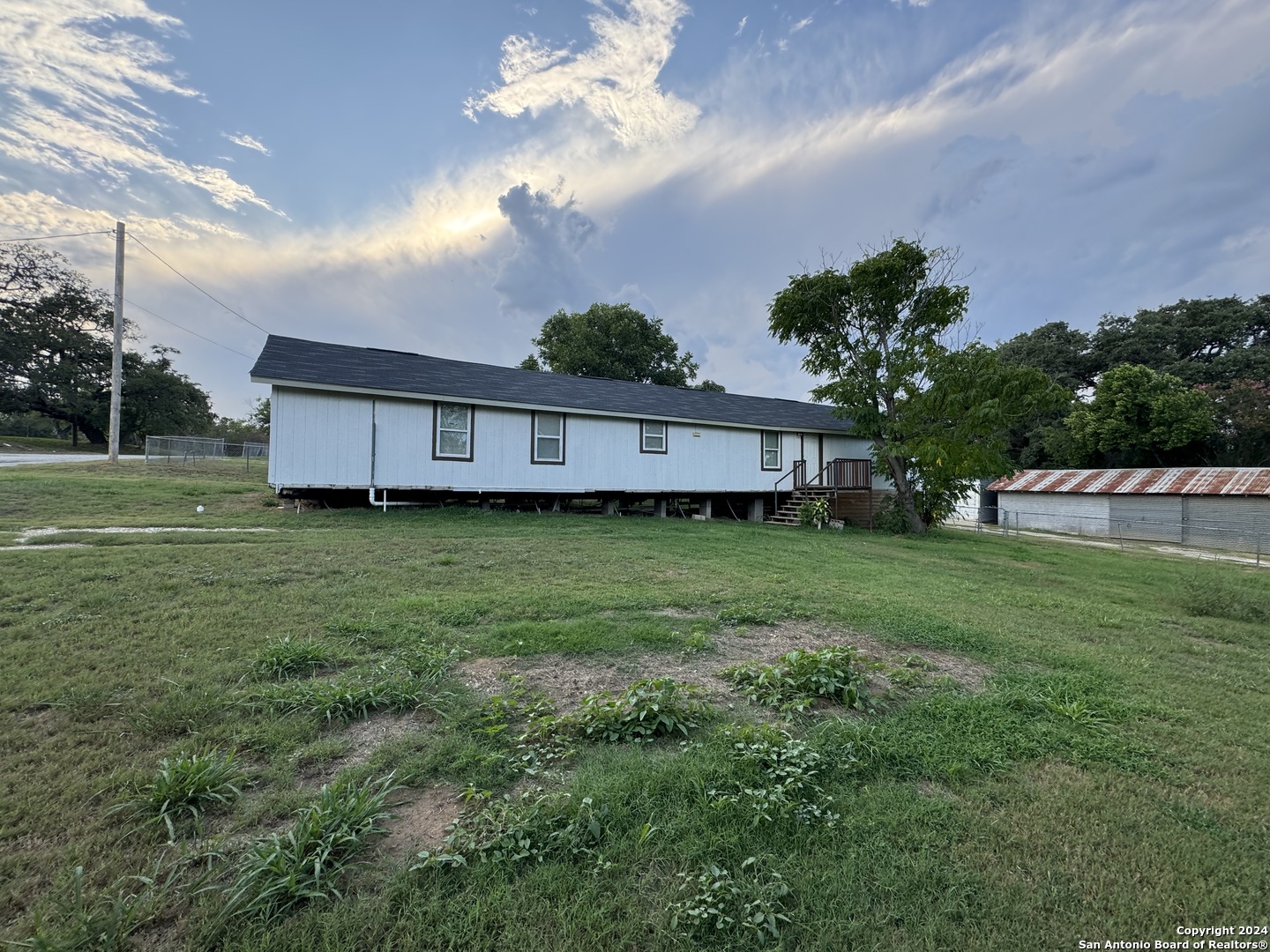 516 W College Street Pleasanton TX 78064