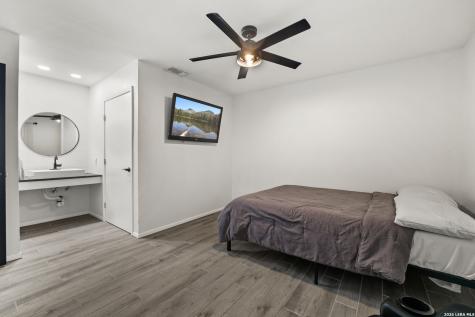2835 Hiawatha San Antonio TX 78210