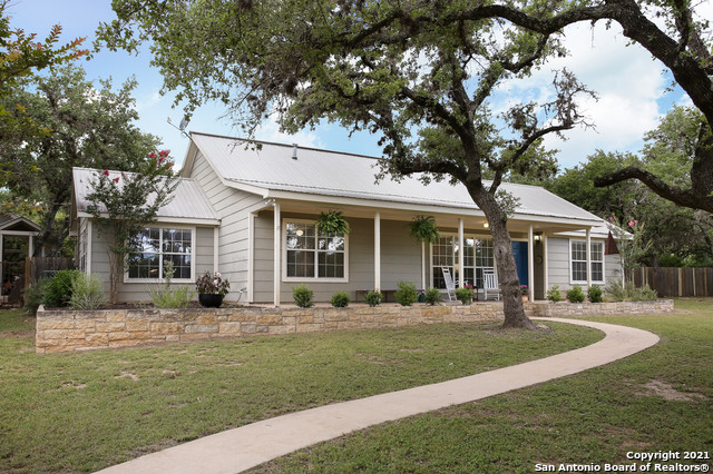 708 Liveoak Drive Johnson City TX 78636