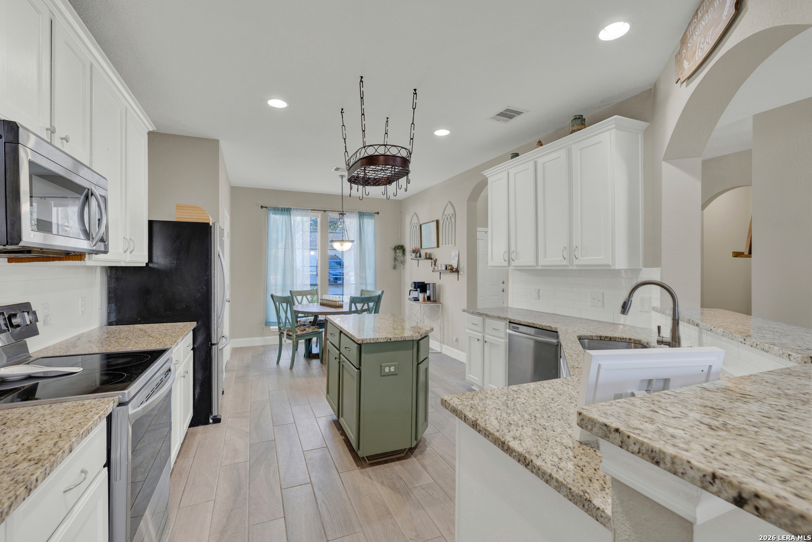 2738 Summit View San Antonio TX 78261