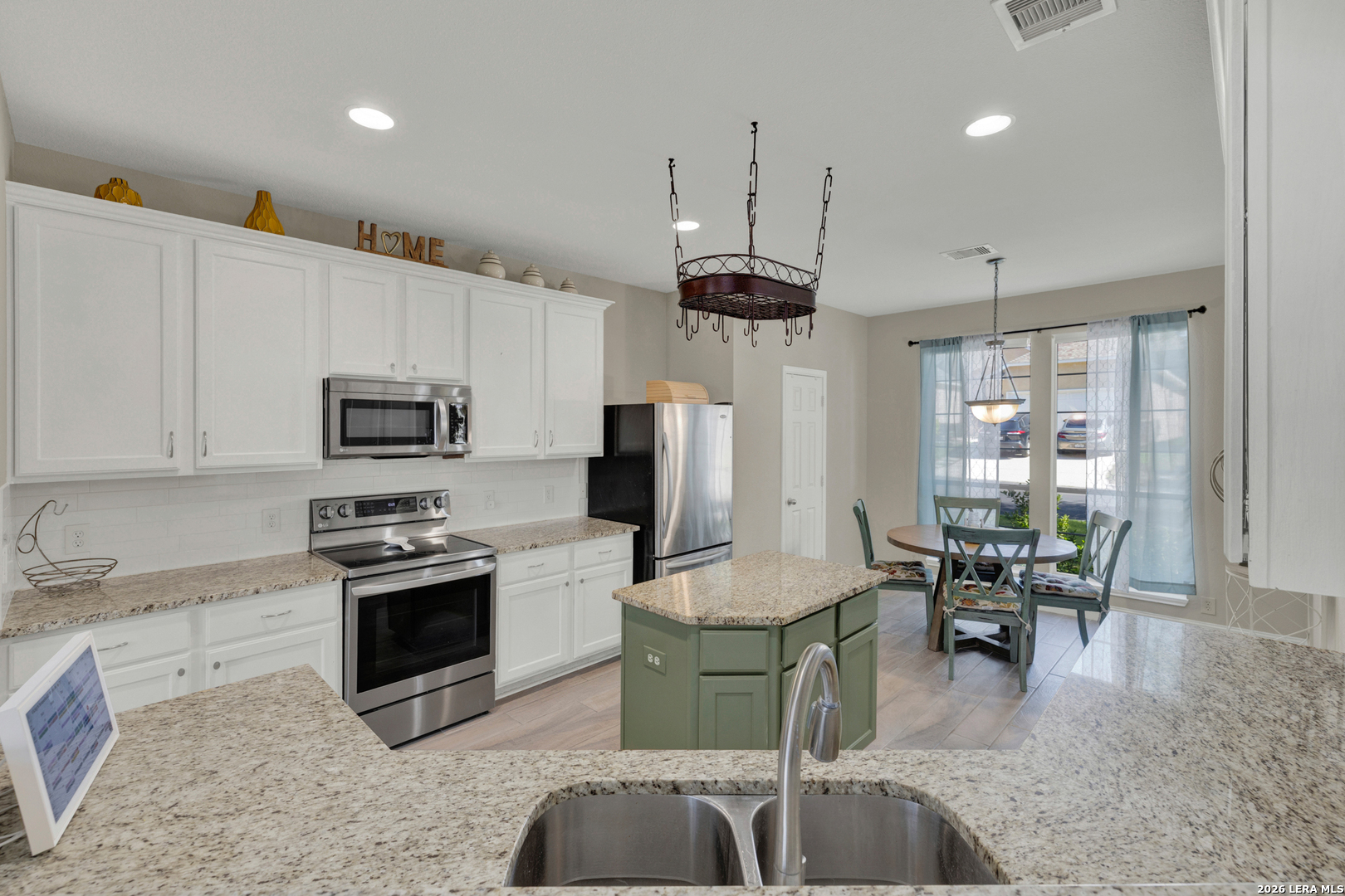 2738 Summit View San Antonio TX 78261