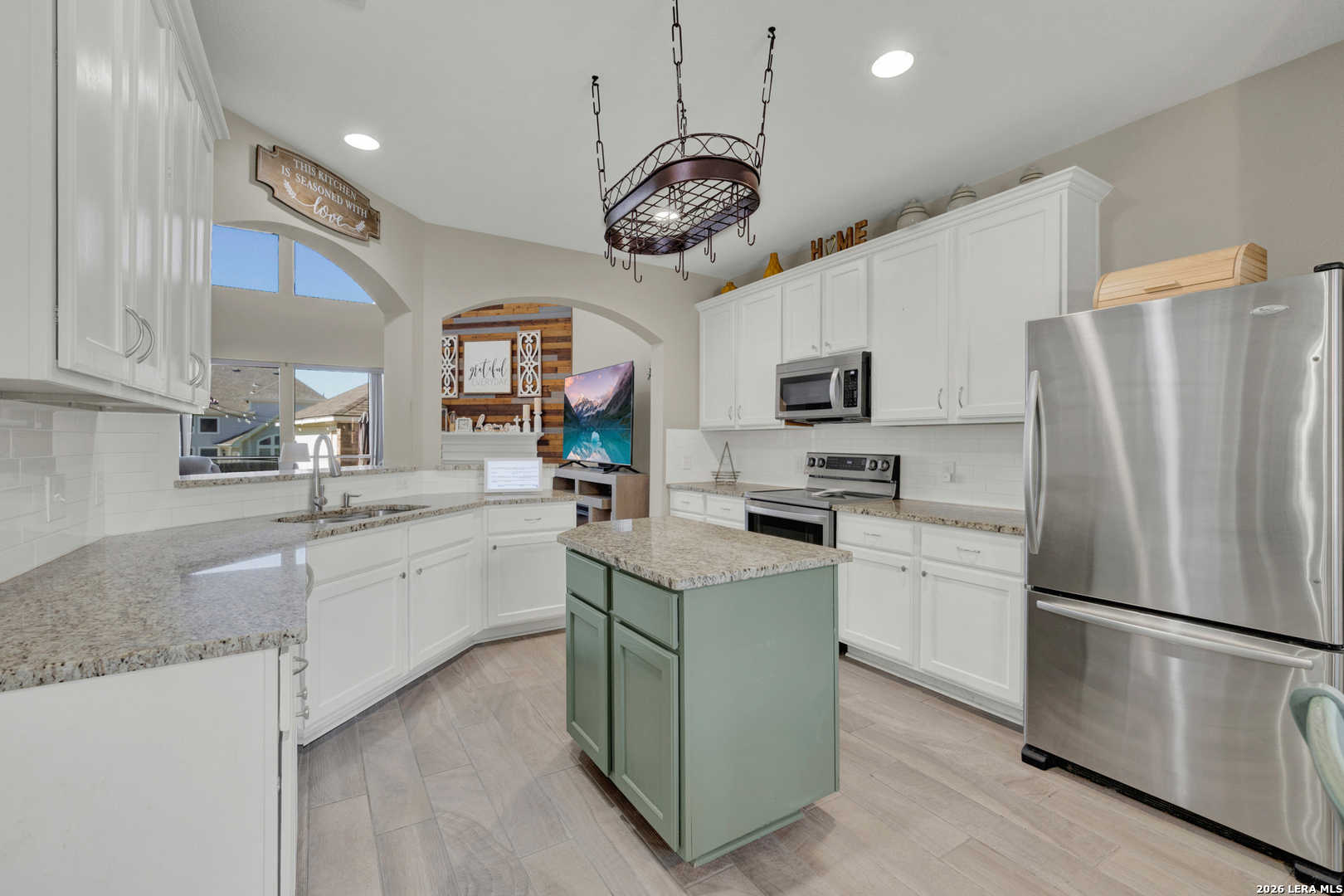2738 Summit View San Antonio TX 78261