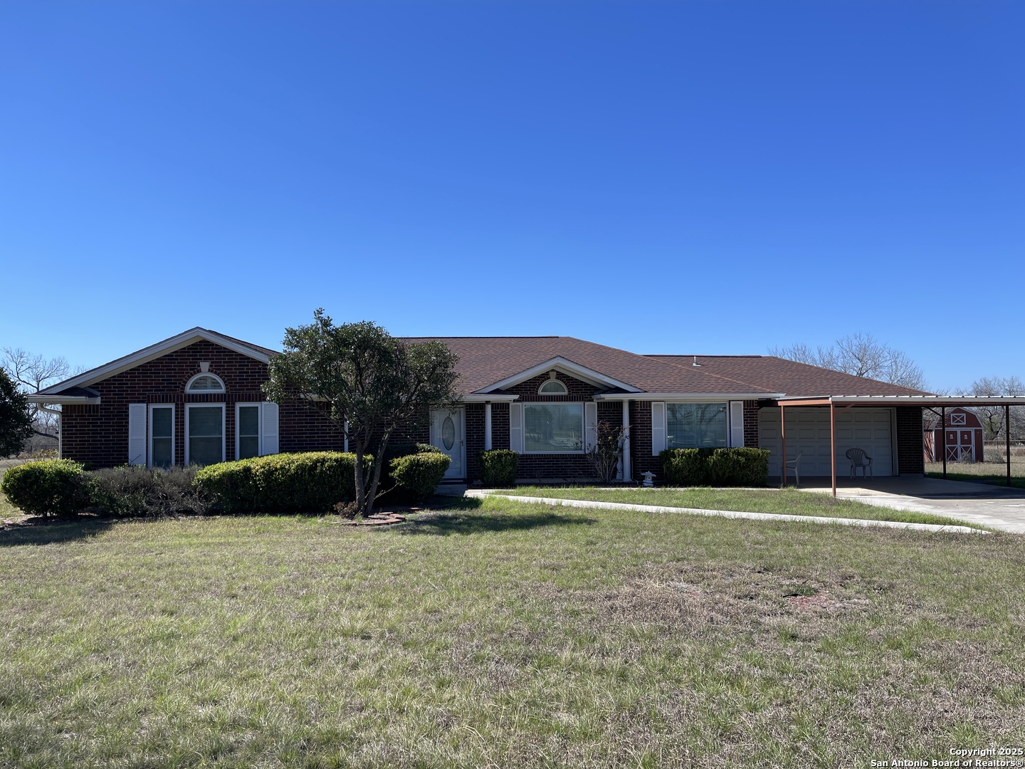 740 Country Trail Pleasanton TX 78064