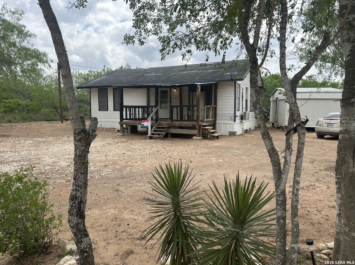 512 E Ave J Christine TX 78026