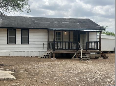 512 E Ave J Christine TX 78026