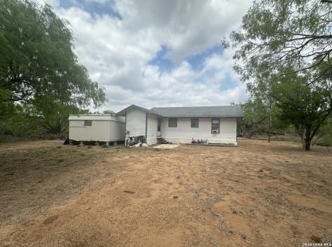 512 E Ave J Christine TX 78026