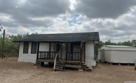 512 E Ave J Christine TX 78026