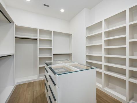 211 Wellesley Hill San Antonio TX 78231