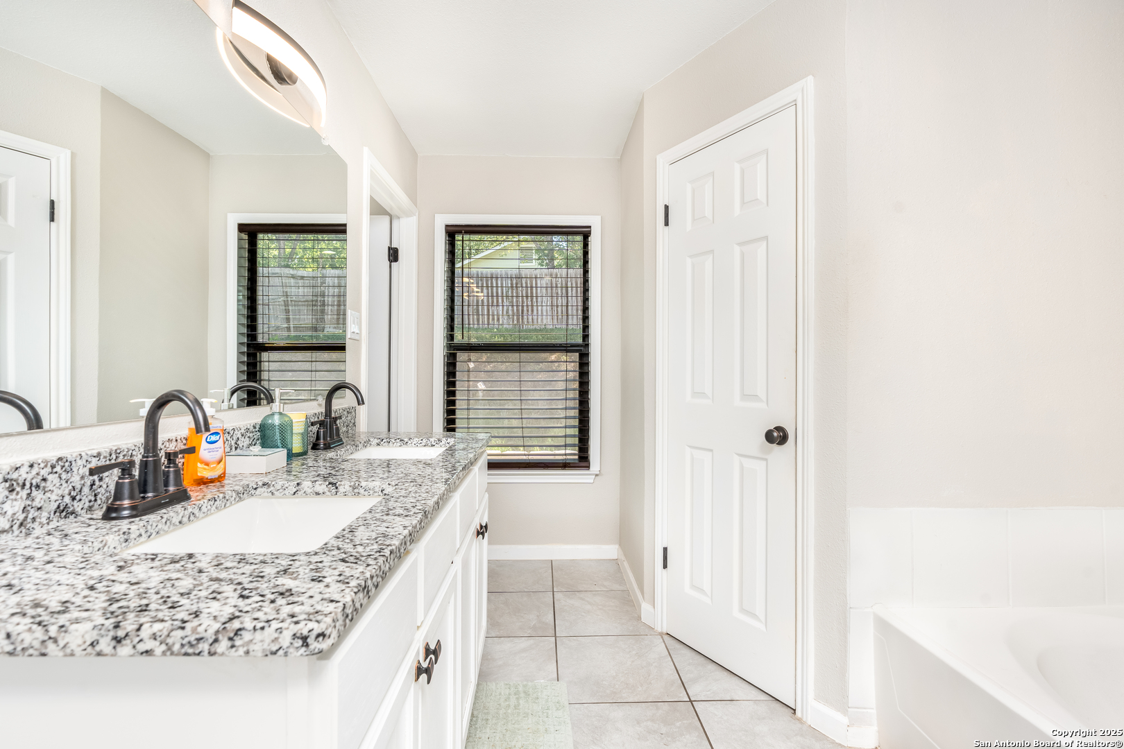 9807 Sugarloaf San Antonio TX 78245
