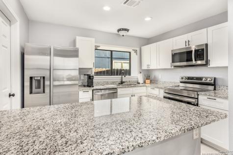 9807 Sugarloaf San Antonio TX 78245