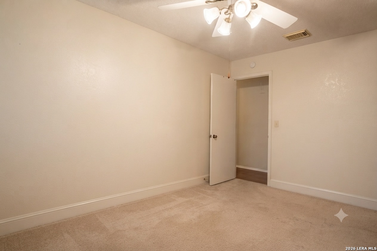 13343 Galicia Universal City TX 78148