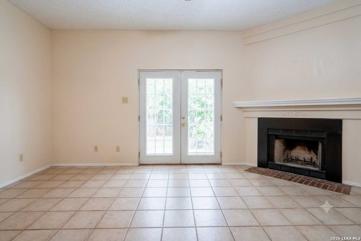 13343 Galicia Universal City TX 78148