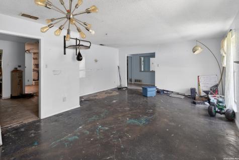 5026 La Haya Street San Antonio TX 78233